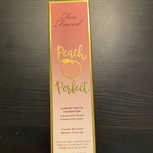 Too Faced Comfort Matte Foundation in Swan - new in box